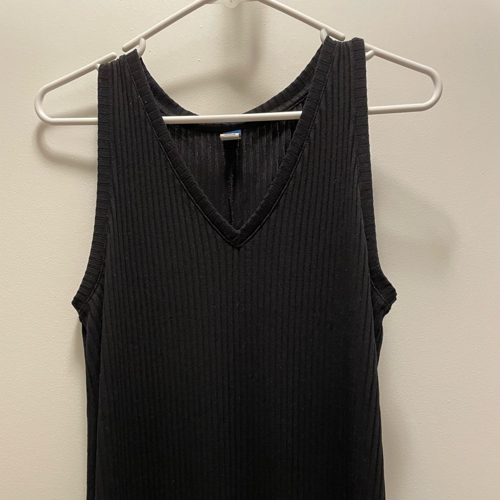 Old Navy ribbed sleeveless v-neck maxi dress. Size M. - Picture 7 of 8